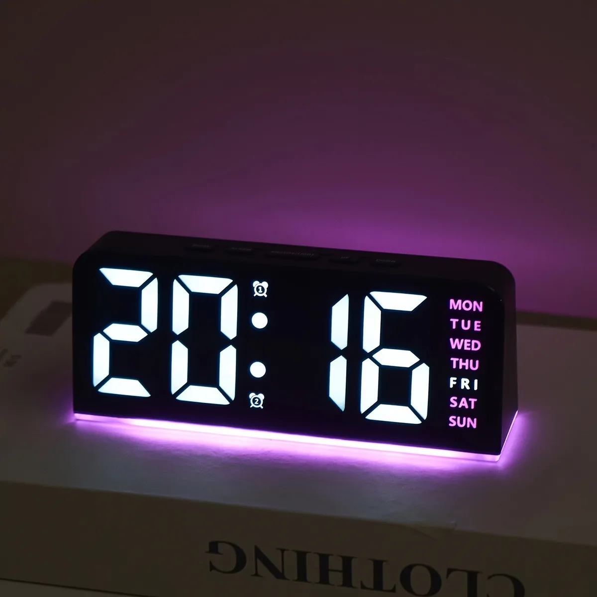 S1b3d0ceb853d4788b084c42bcc2f84bd7.webp Innovative LED Digital Alarm Clock with Atmosphere Light & Date Display – USB Powered, Adjustable Brightness, Flat Crown Shape