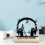 1pc Personalized Custom Music Headset Metal Statue With Wooden Base Cast Iron Art Sculpture Valentine's Day And Christmas Gift