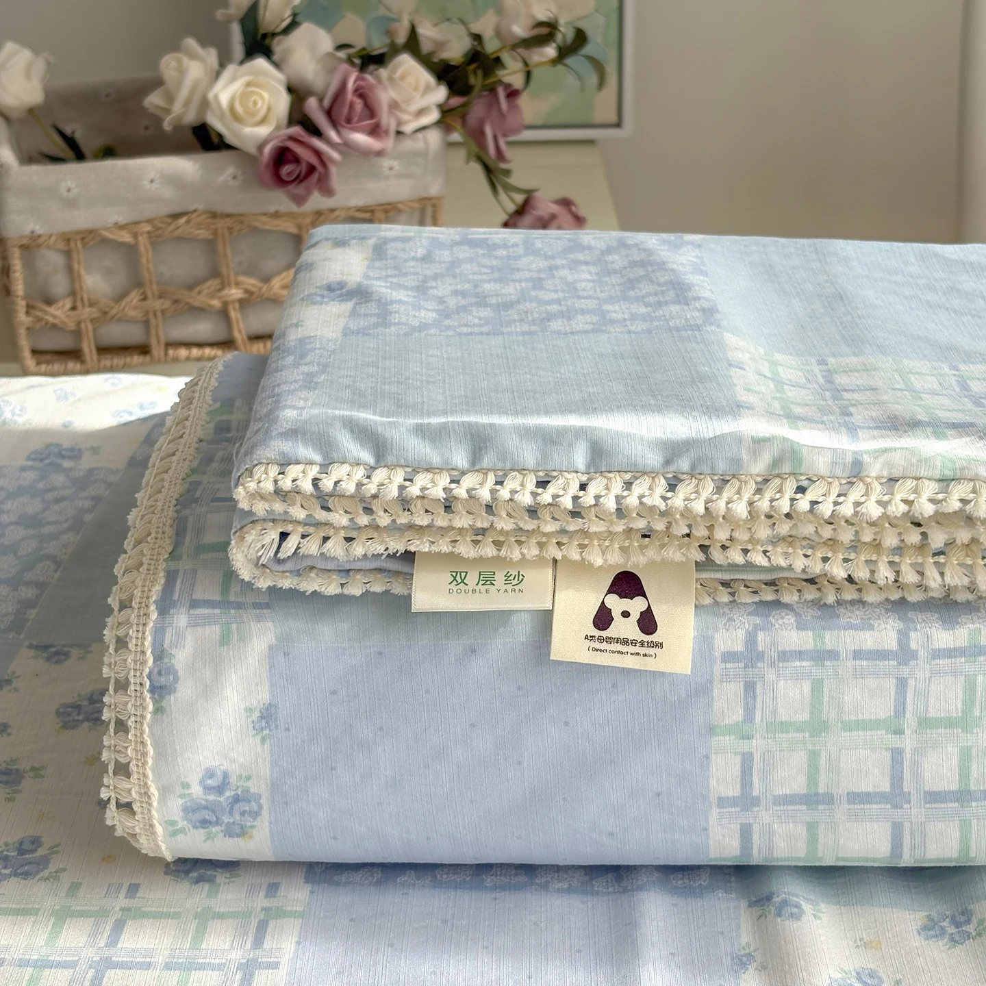 S3cd5f89e9da74489bcd81fe3f7426ffdi.webp 2026 Spring Summer Floral Print Double Gauze Bed Sheet with Fringe Lace Trim