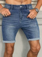 Men’s summer denim shorts, with a blue retro texture. The style is simple, casual, and street-style.