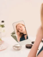 1PC Portable Makeup Mirror, Made Of Polyurethane Leather, Foldable Travel Mirror, Suitable As Gift, Travel Essential, Cosmetics, - Image 5