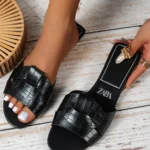 Luxury Designer Women's Flat Slippers Woven Comfortable Women's Shoes Casual Bottom Slippers 2025 New Summer Sandalias Mujer