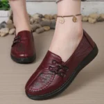 Women's leather flat shoes, spring and autumn women's loafers， single classic mom shoes, anti-slip comfortable and free shipping - Image 2