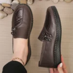 Women's leather flat shoes, spring and autumn women's loafers， single classic mom shoes, anti-slip comfortable and free shipping - Image 5