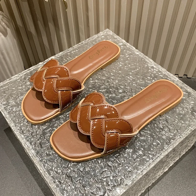 Sdf1d3e9f3cf1411881f1e4dabb620d7fp.webp Summer 2025 New Women's Slippers Summer Square Toe Flat Shoes Women's Wide Version Slippers Sandals Outdoor Daily Casual Shoes - Image 1