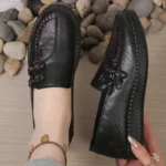 Women's leather flat shoes, spring and autumn women's loafers， single classic mom shoes, anti-slip comfortable and free shipping - Image 4