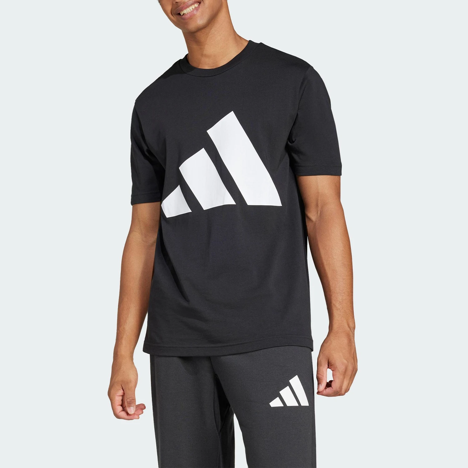 S3b4e2c479dcd4782a038e942f63730d10.webp Adidas Originals Men's Summer Breathable Casual Round Neck Short Sleeve T-Shirt JE8945 - Image 1